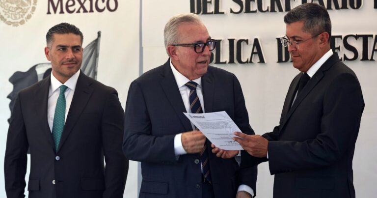 Rocha Moya y Harfuch designan a Óscar Rentería Schazarino como nuevo titular de la SSP de Sinaloa