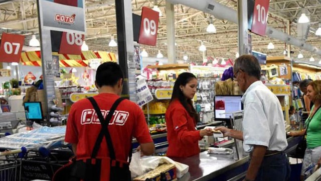 Cuánto cobra un cajero del supermercado Coto tras confirmar el aumento de sueldo de febrero