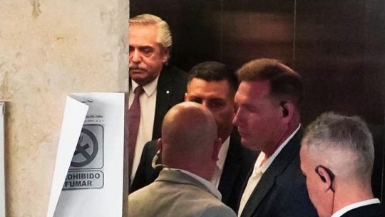 Alberto Fernández llegó a Comodoro Py para declarar en la Causa Seguros