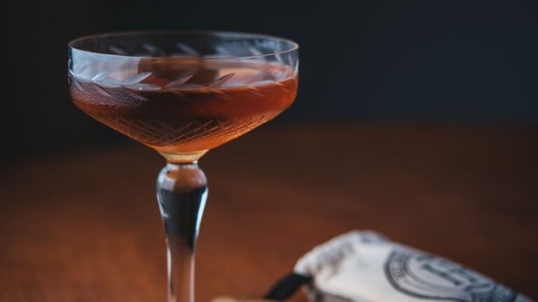 China impone aranceles de hasta 34,9% al brandy europeo