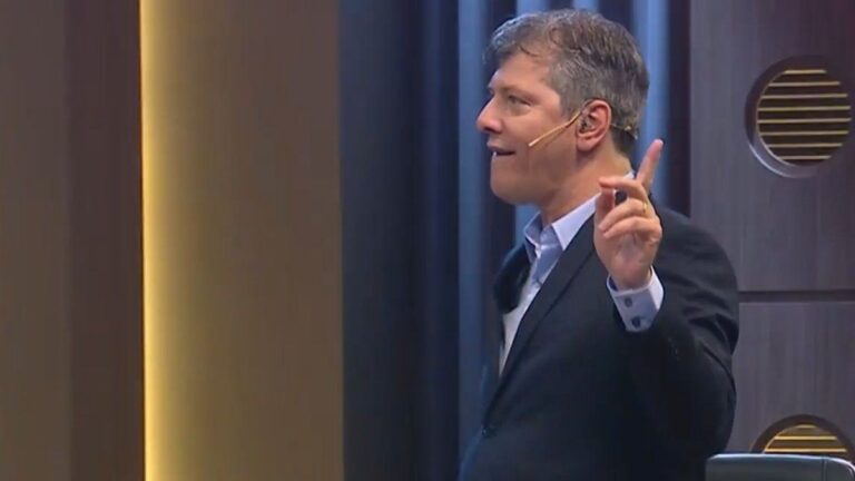 Mario Pergolini se animó al perreo con Cazzu en su nuevo programa de TV