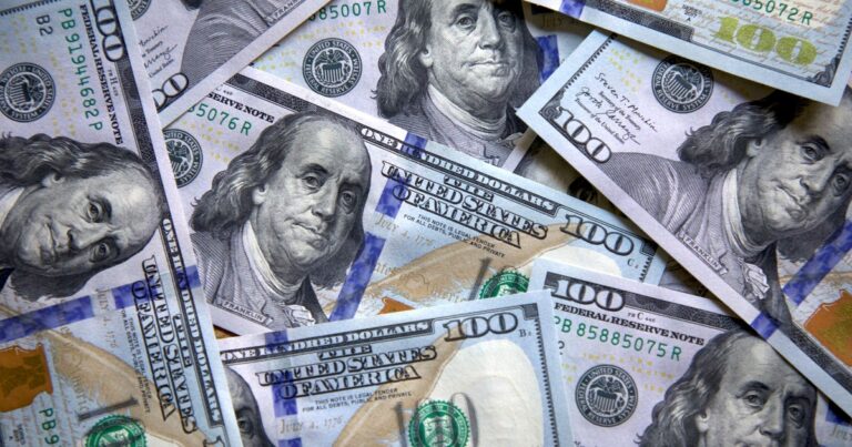 Puede fallar: pese a la suba de tasas, el dólar siguió escalando y llegó a los $ 1.300