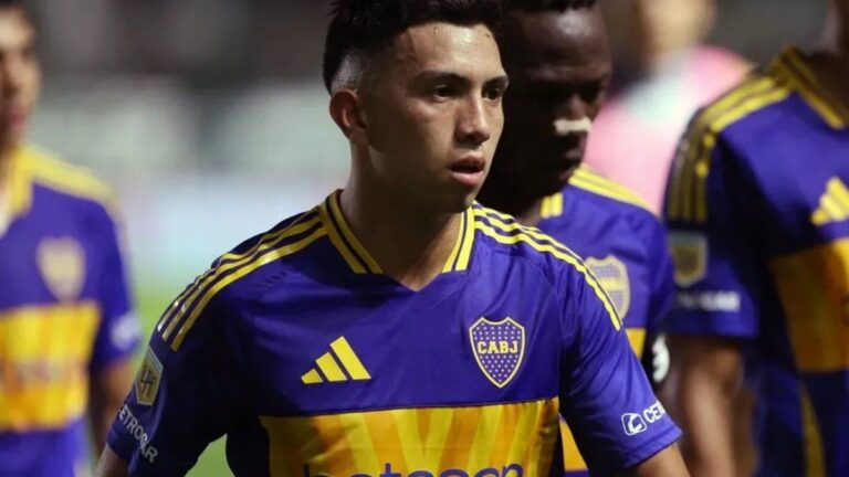 El gesto de Alan Velasco a los hinchas de Boca tras ser silbado en La Bombonera: qué hizo