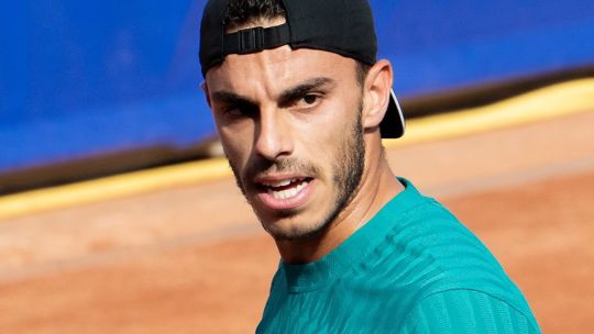 Francisco Cerúndolo volvió al circuito con triunfo ante Mariano Navone en Bastad