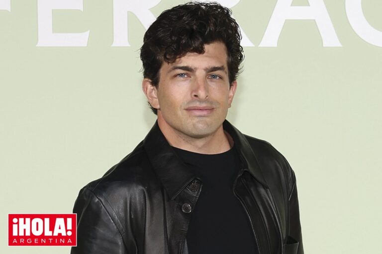 Tiene 33 años. Es el nieto de un famosísimo diseñador, tiene su propia banda de rock y se casó hace algunos días