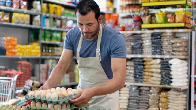 Aumento de sueldo confirmado para empleados de comercio: de cuánto es la suba