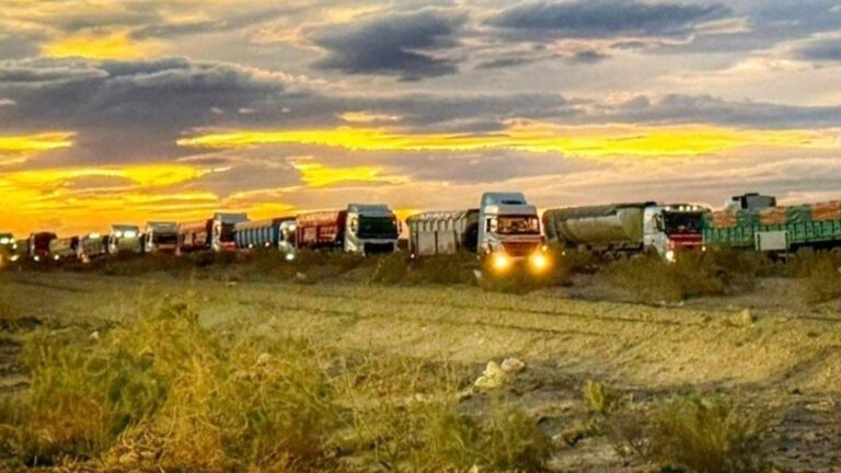 Paro total de camioneros afecta la actividad en Vaca Muerta