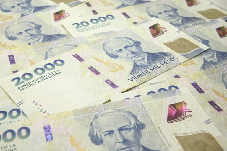 Los bancarios acordaron un básico de $1,9 millones: cuánto cobran