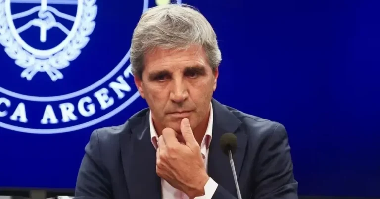 TMAP? El Gobierno vuelve a subir encajes en un lunes negro: escaló el dólar y cayeron acciones