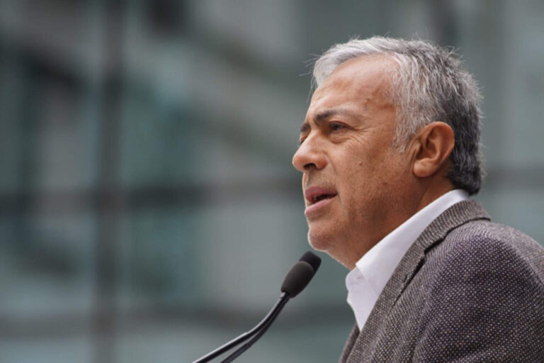 Cornejo impulsa una reforma laboral en Mendoza para modernizar el empleo público