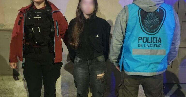 Cayó una banda de robarruedas que en pocos segundos se llevó cuatro neumáticos en Boedo