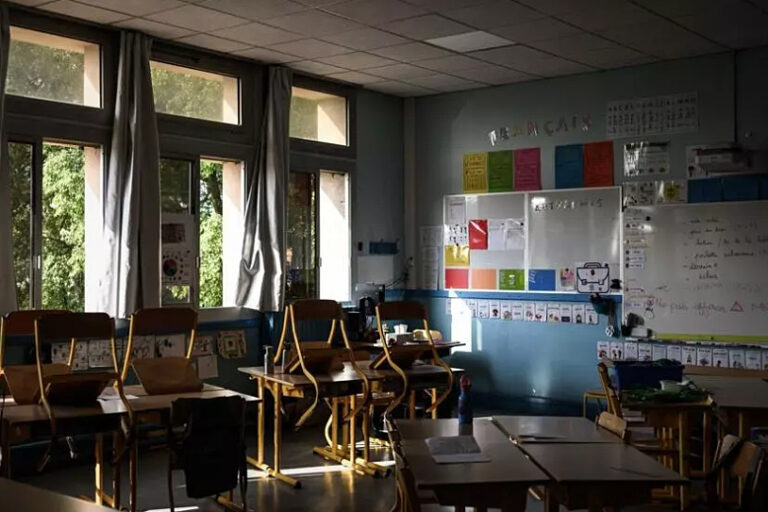 Una profesora de un colegio de Francia se suicidó por recibir amenazas homoodiantes