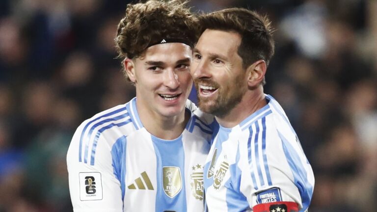 Con un doblete de Lionel Messi en su despedida, la Selección Argentina goleó a Venezuela