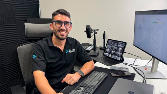 El cordobés que ayuda a latinos a emprender en EE.UU. con apenas 150 dólares