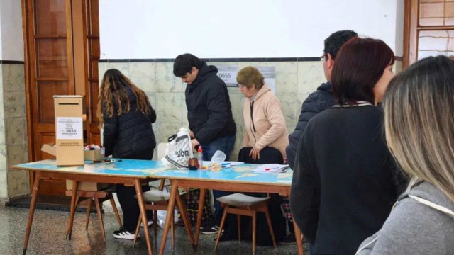 Cerraron los comicios: votó más de la mitad del padrón y hay máxima expectativa por los resultados