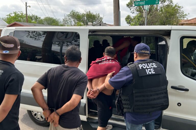 Son guatemaltecos, vivían en Florida sin estatus legal y fueron arrestados tras un accidente de tránsito fatal