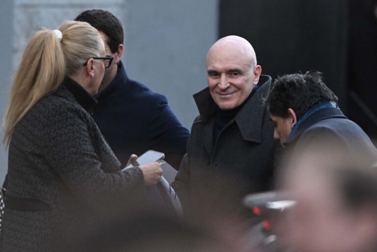 Espert se quiso colar en la mesa bonaerense y Karina lo bajó: «No es momento, José Luis»