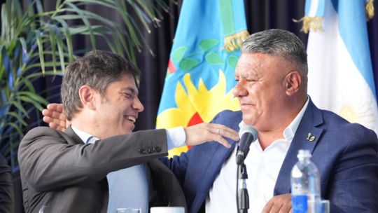 Chiqui Tapia volvió a mostrarse con Axel Kicillof en la presentación de obras para el Estadio Único de La Plata