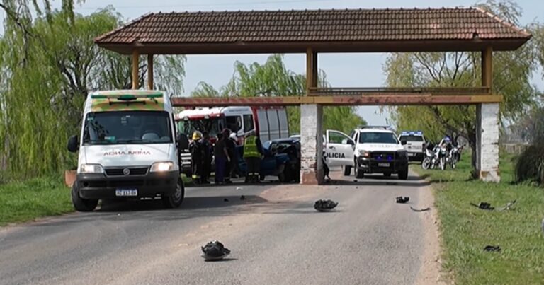 Murieron una mujer y su hija tras chocar con la columna de un limitador de altura en Olavarría