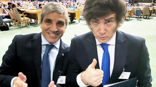 El FMI aprueba el primer año del acuerdo pero exige más reservas y un dólar más alto en 2026